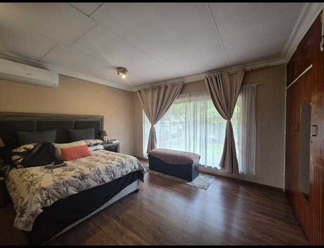 4 BEDROOM HOUSE FOR SALE IN BUYSCELIA